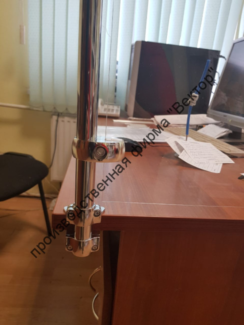 Защитный экран настольный